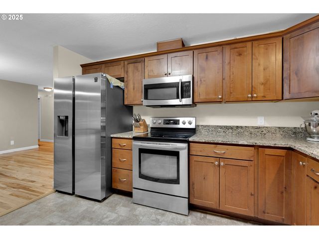 90361 BAKER Rd, Elmira, OR 97437