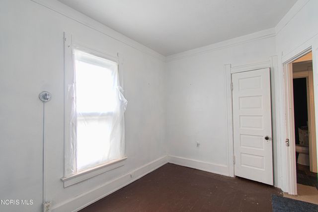 2422 Lawrence Avenue, Toledo, OH 43620