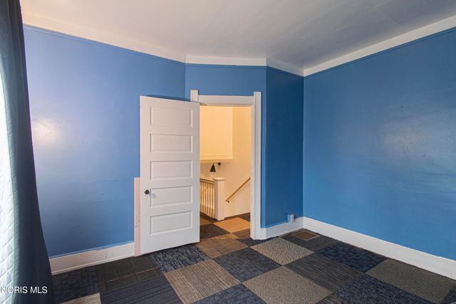 2422 Lawrence Avenue, Toledo, OH 43620