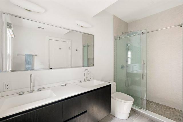 12 Putnam St 2, Somerville, MA 02143