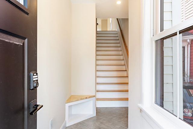 12 Putnam St 2, Somerville, MA 02143