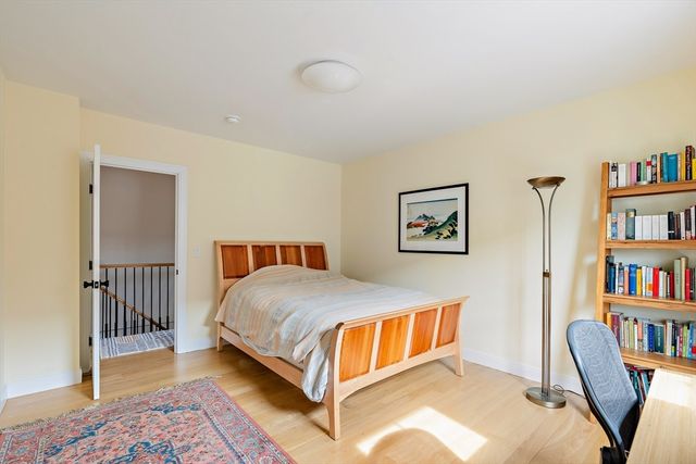 12 Putnam St 2, Somerville, MA 02143