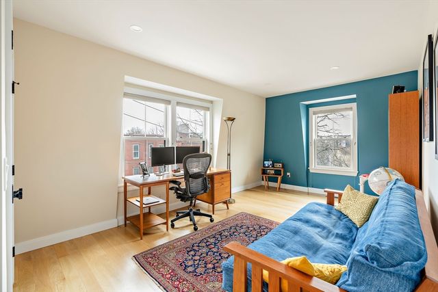 12 Putnam St 2, Somerville, MA 02143