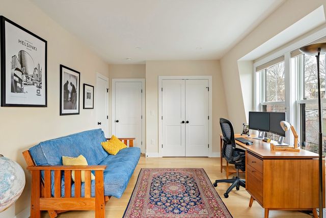 12 Putnam St 2, Somerville, MA 02143