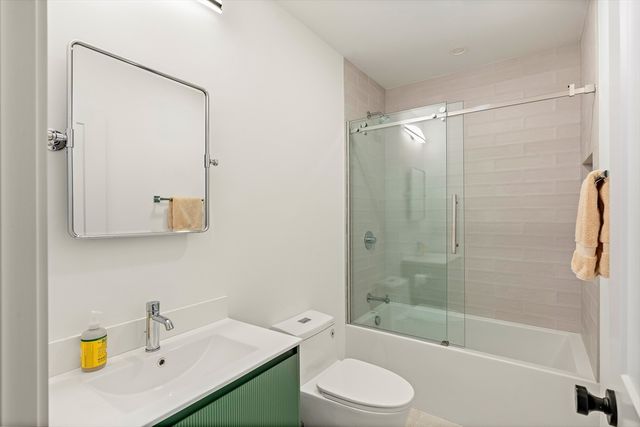 12 Putnam St 2, Somerville, MA 02143