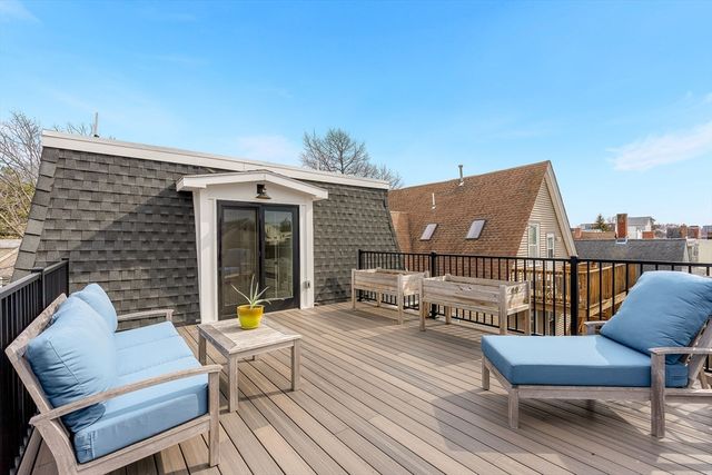 12 Putnam St 2, Somerville, MA 02143