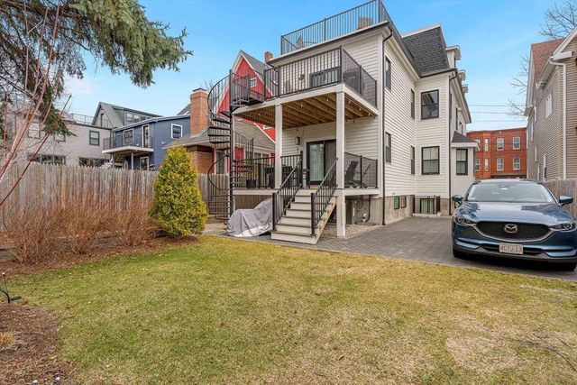 12 Putnam St 2, Somerville, MA 02143