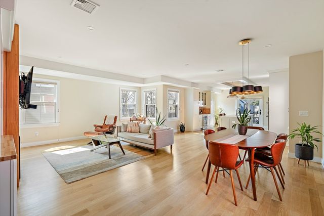 12 Putnam St 2, Somerville, MA 02143