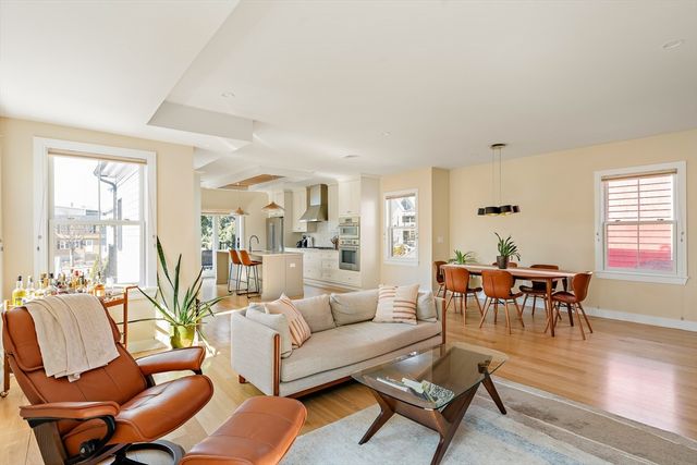 12 Putnam St 2, Somerville, MA 02143