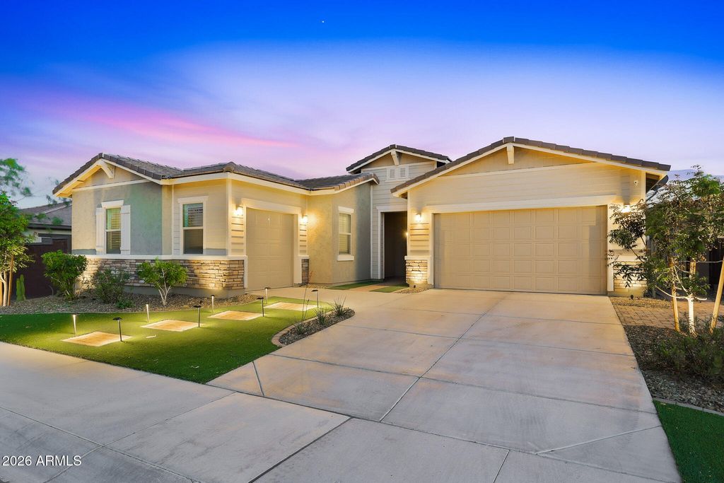 Image 2 of property listing at 13473 W ROY ROGERS Road, Peoria, AZ 85383