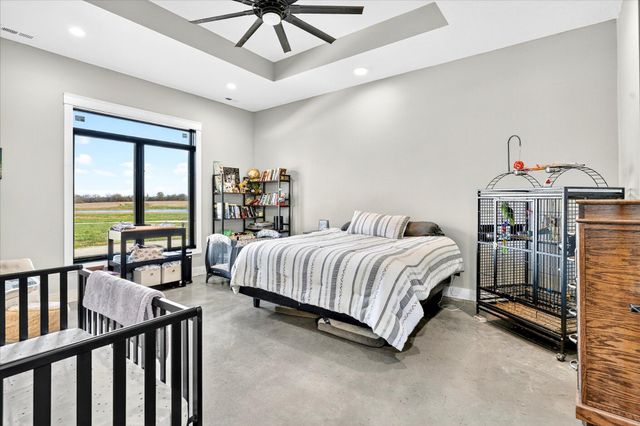 6752 N Farm Road 141, Springfield, MO 65803