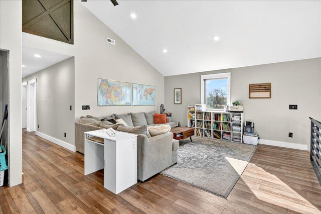 6752 N Farm Road 141, Springfield, MO 65803