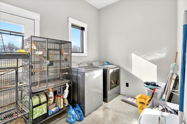 6752 N Farm Road 141, Springfield, MO 65803