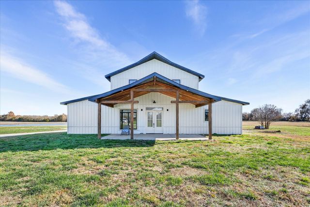 6752 N Farm Road 141, Springfield, MO 65803
