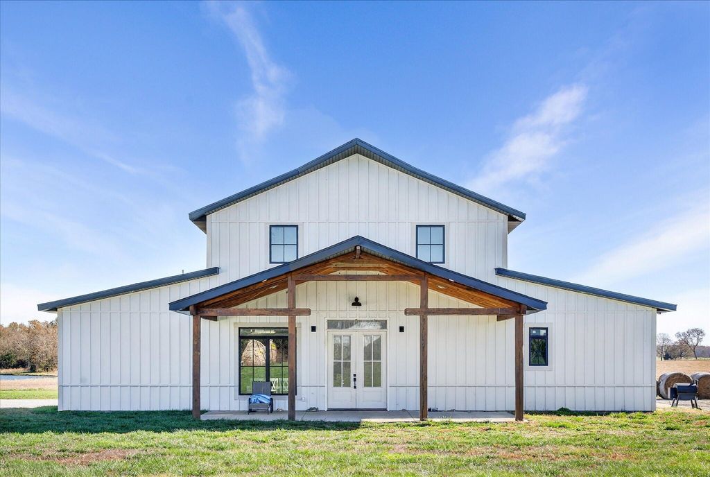 6752 N Farm Road 141, Springfield, MO 65803