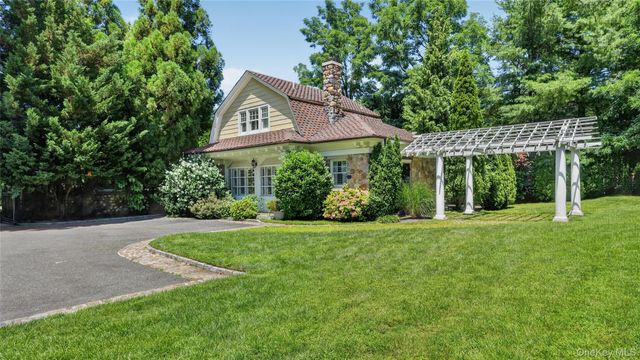 1058 Plandome Road, Manhasset, NY 11030