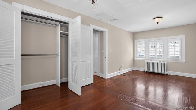 1058 Plandome Road, Manhasset, NY 11030