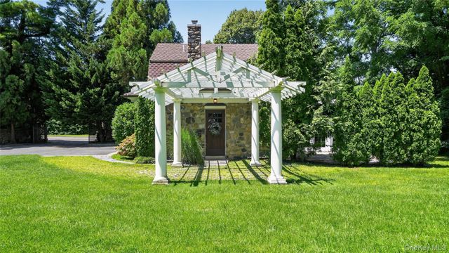 1058 Plandome Road, Manhasset, NY 11030