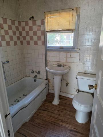 3247 E Butler Avenue, Fresno, CA 93702