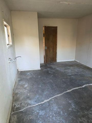 3247 E Butler Avenue, Fresno, CA 93702