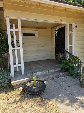3247 E Butler Avenue, Fresno, CA 93702