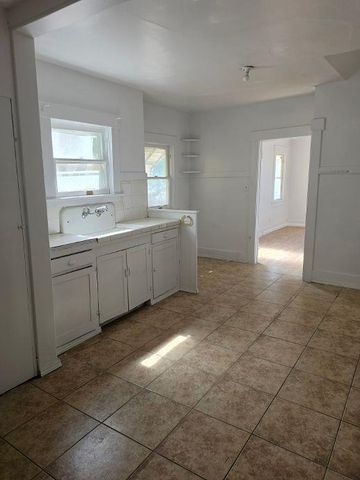 3247 E Butler Avenue, Fresno, CA 93702