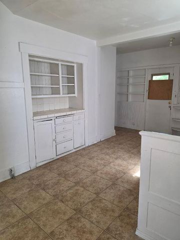 3247 E Butler Avenue, Fresno, CA 93702