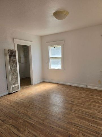 3247 E Butler Avenue, Fresno, CA 93702