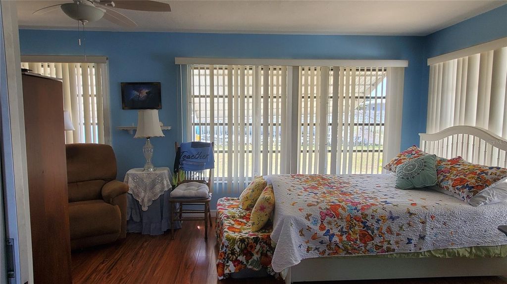 Image 7 of property listing at 1765 LORALIN DRIVE, Englewood, FL 34223