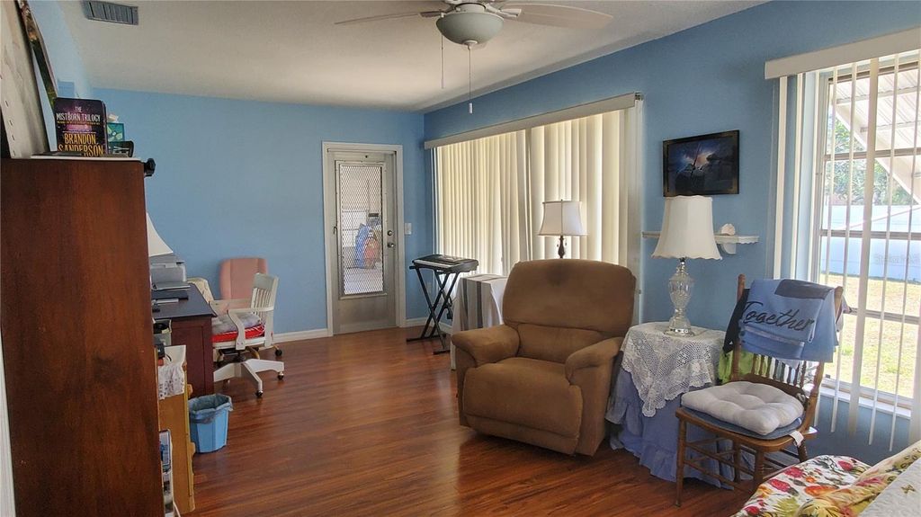 Image 8 of property listing at 1765 LORALIN DRIVE, Englewood, FL 34223