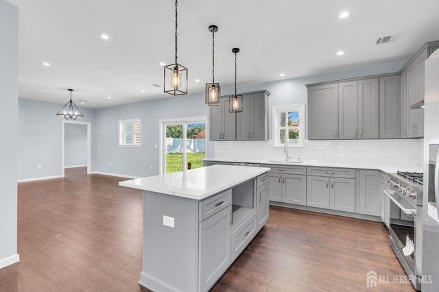 22 Parkerson Road, Edison, NJ 08817