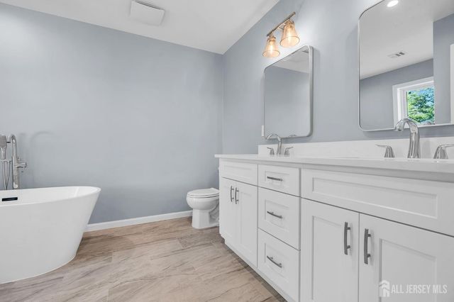 22 Parkerson Road, Edison, NJ 08817