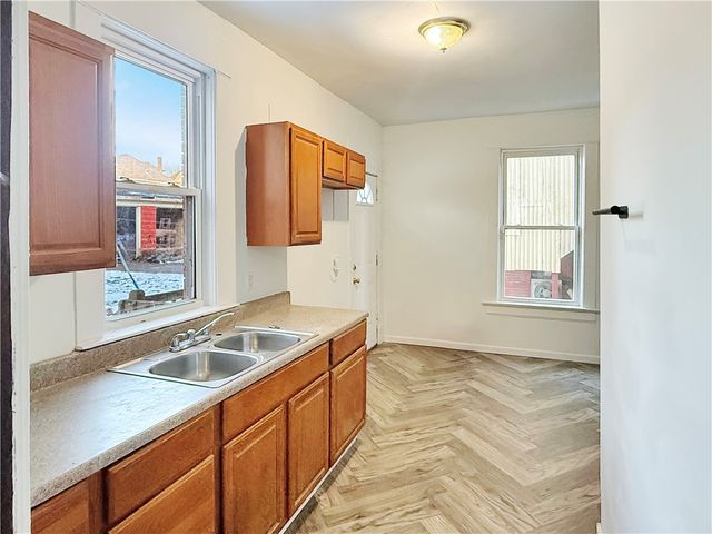 309 Boyles Ave, New Castle, PA 16101