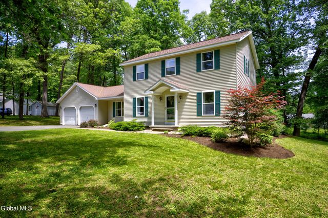 30 Oak View Drive, Moreau, NY 12828