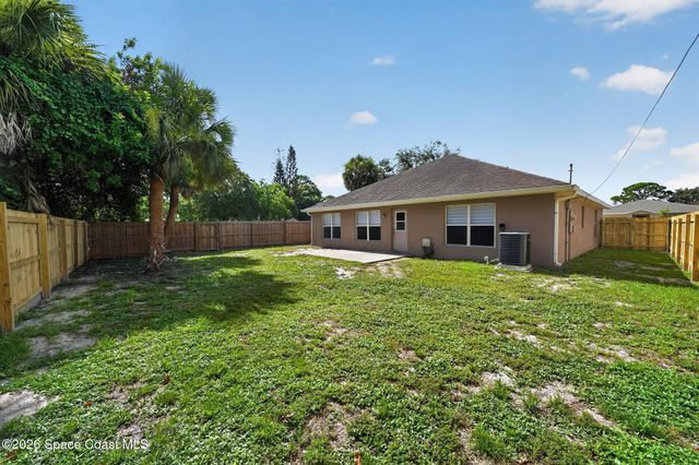 415 Freeman Road NW, Palm Bay, FL 32907