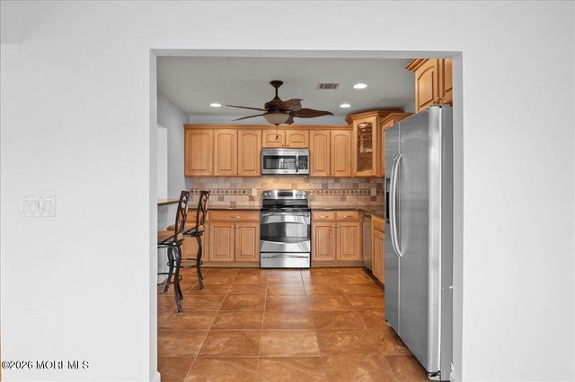 19 Crane Way, Toms River, NJ 08753