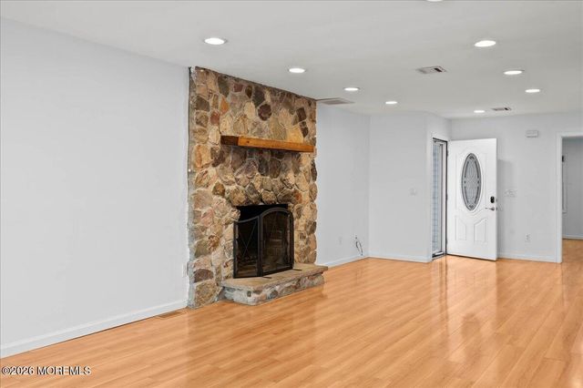 19 Crane Way, Toms River, NJ 08753