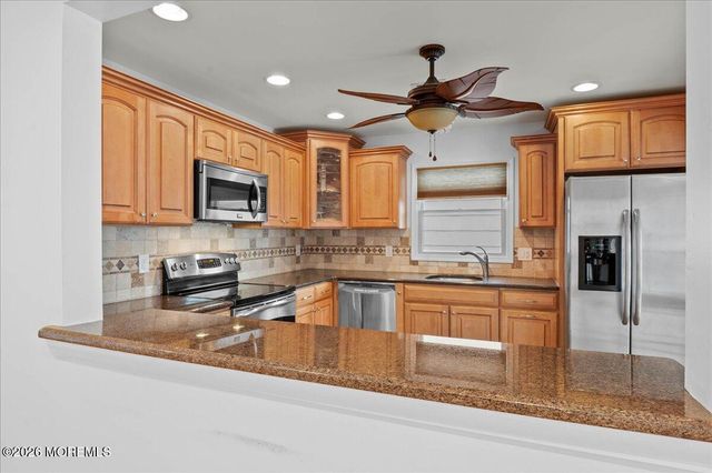 19 Crane Way, Toms River, NJ 08753