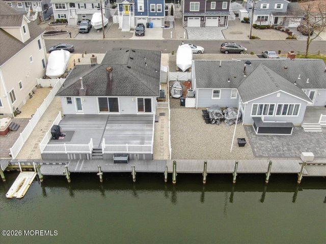 19 Crane Way, Toms River, NJ 08753