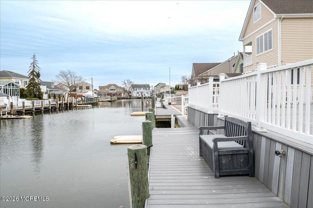 19 Crane Way, Toms River, NJ 08753