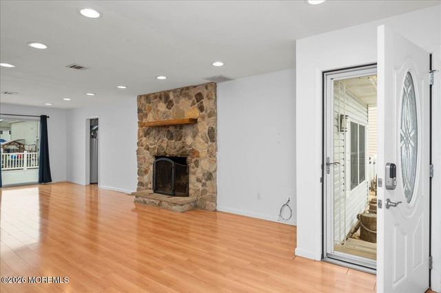 19 Crane Way, Toms River, NJ 08753