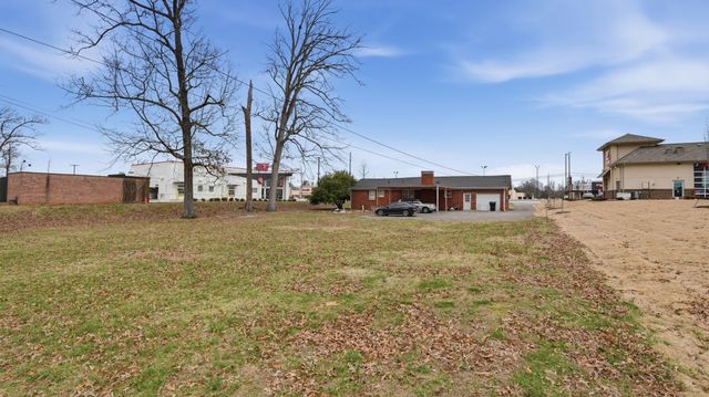1505 N Jackson St, Tullahoma, TN 37388