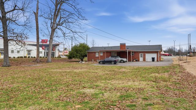 1505 N Jackson St, Tullahoma, TN 37388
