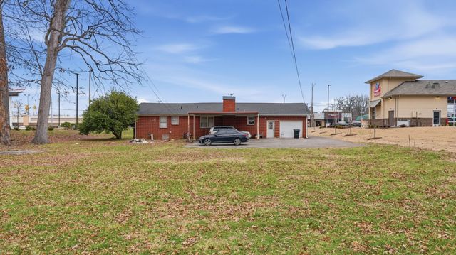 1505 N Jackson St, Tullahoma, TN 37388