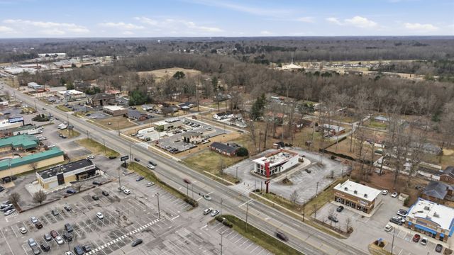 1505 N Jackson St, Tullahoma, TN 37388