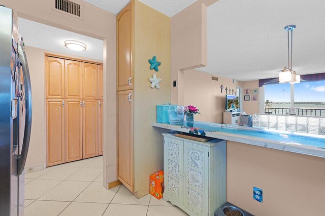 7401 BAY ISLAND DRIVE S 337, South Pasadena, FL 33707