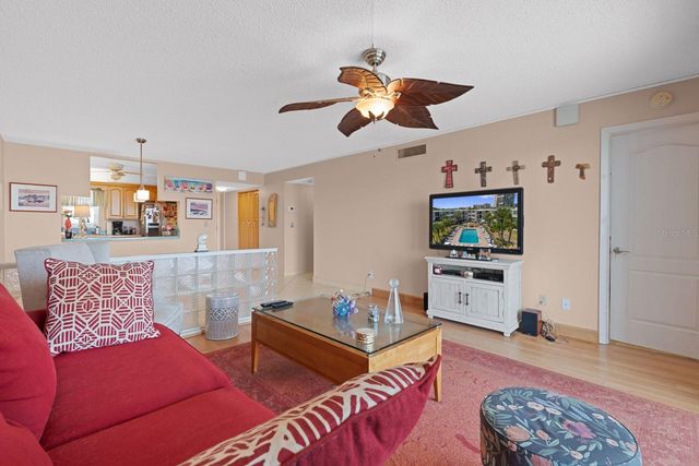 7401 BAY ISLAND DRIVE S 337, South Pasadena, FL 33707