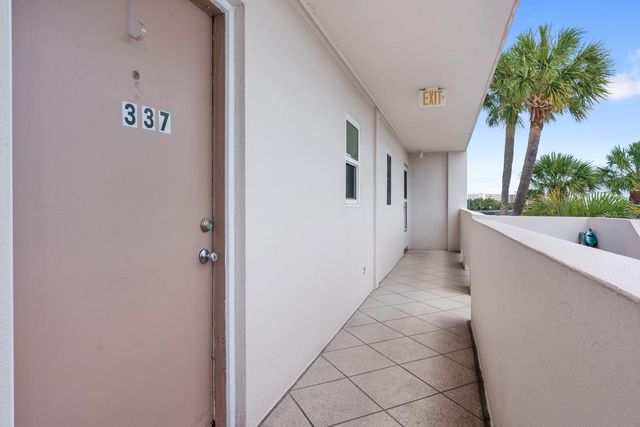 7401 BAY ISLAND DRIVE S 337, South Pasadena, FL 33707