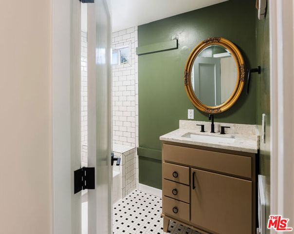 6208 Hayes Avenue, Los Angeles, CA 90042