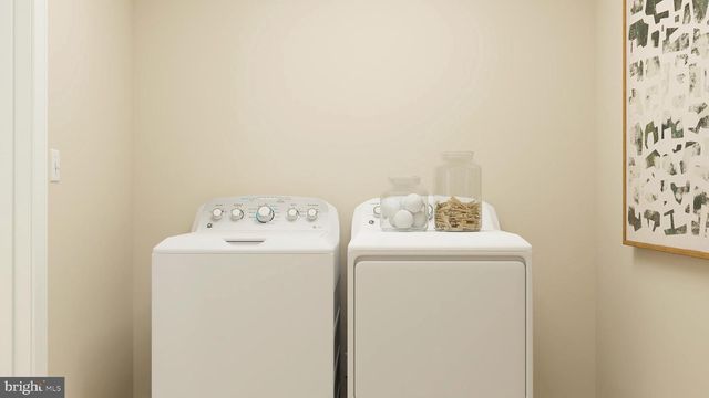 13 RED BARN LN, Bordentown, NJ 08505